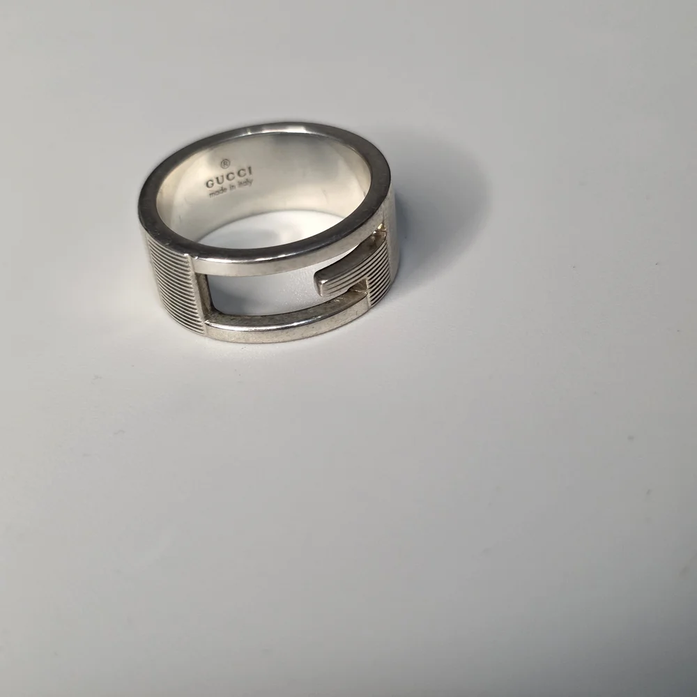 Gucci Silver Geometric Ring Unisex - Picture 2 of 3